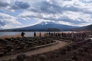 今天主打！戴维斯打满首节9中5拿10分3篮板